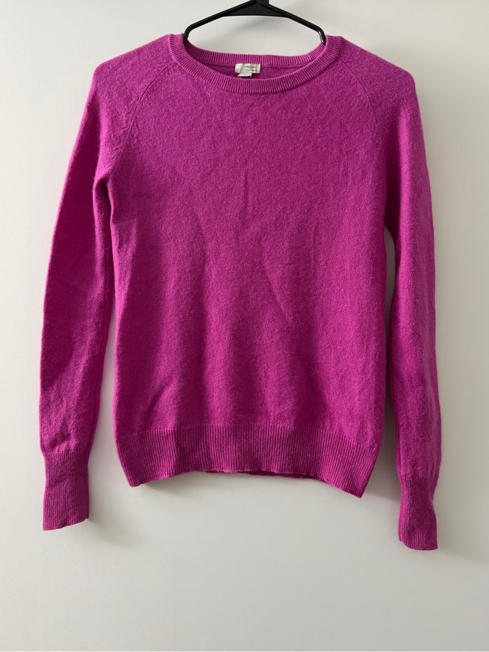 Halogen 100% Cashmere Size XS Crew Neck Sweater Pullover Top Magenta Pink Used